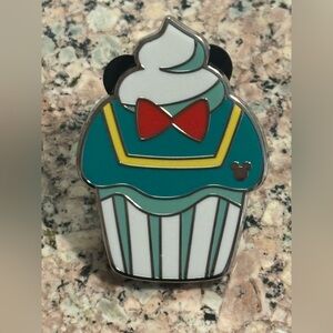 WDW Hidden Disney Series 2025 Wave B: Donald Duck Cupcake Treats WDW